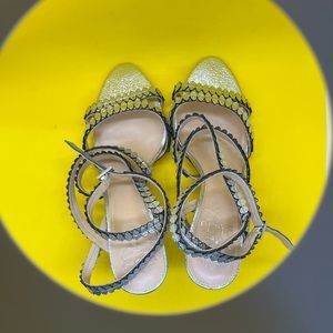 New vince camuto sz. 10, heels 3 in. Comfy metellic silver, ankel strap.